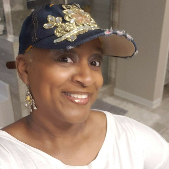 Meet your Posher, Rhonda - Picture 2 of 3